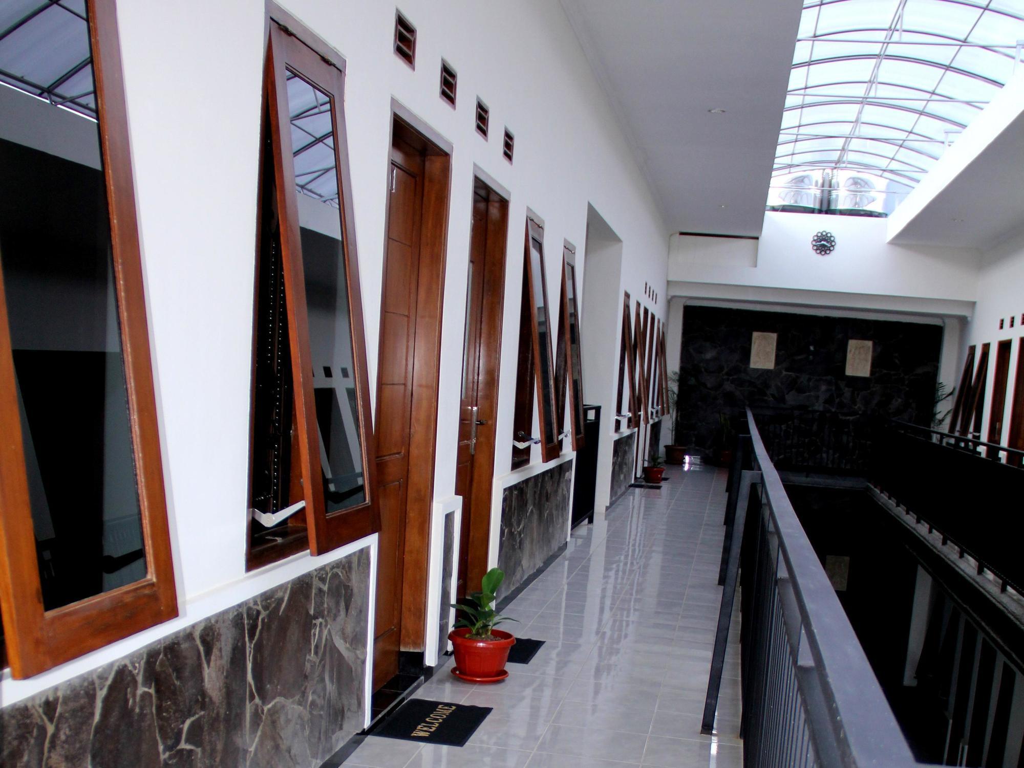 Wisma tamu Baliku Malang